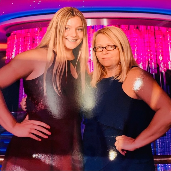 Meet your Posher, Jenny - Picture 2 of 8